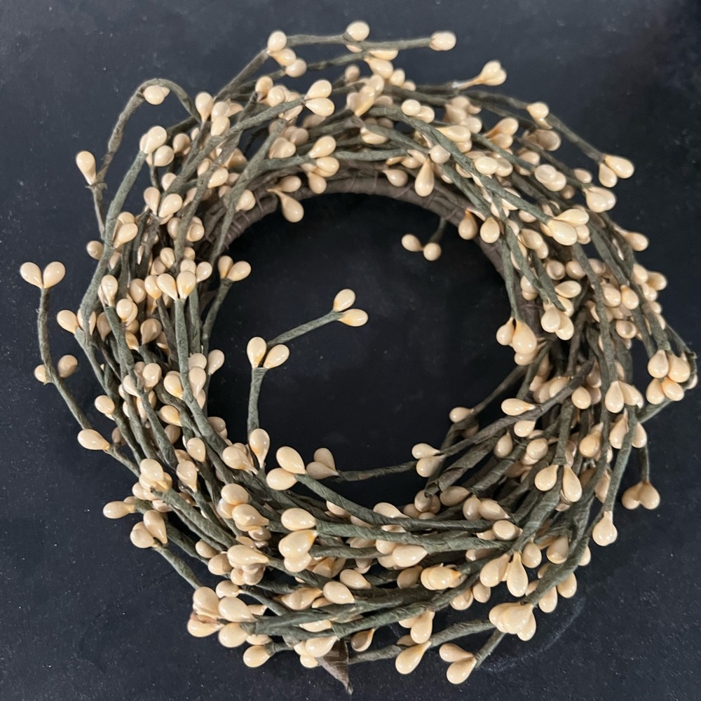 Rustic Cream Berry Garland